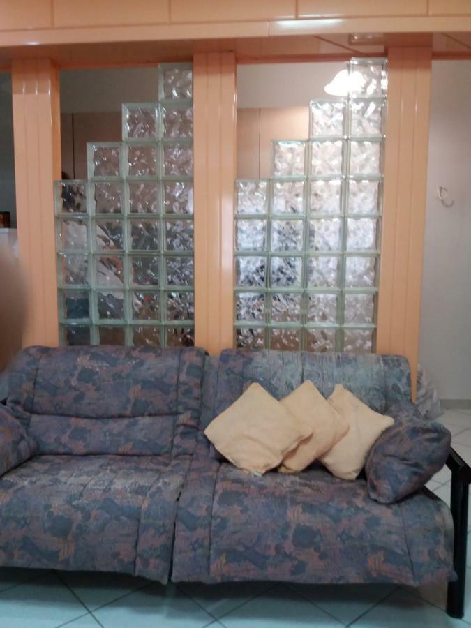 Christine'S Downtown Suites Кавала Екстер'єр фото