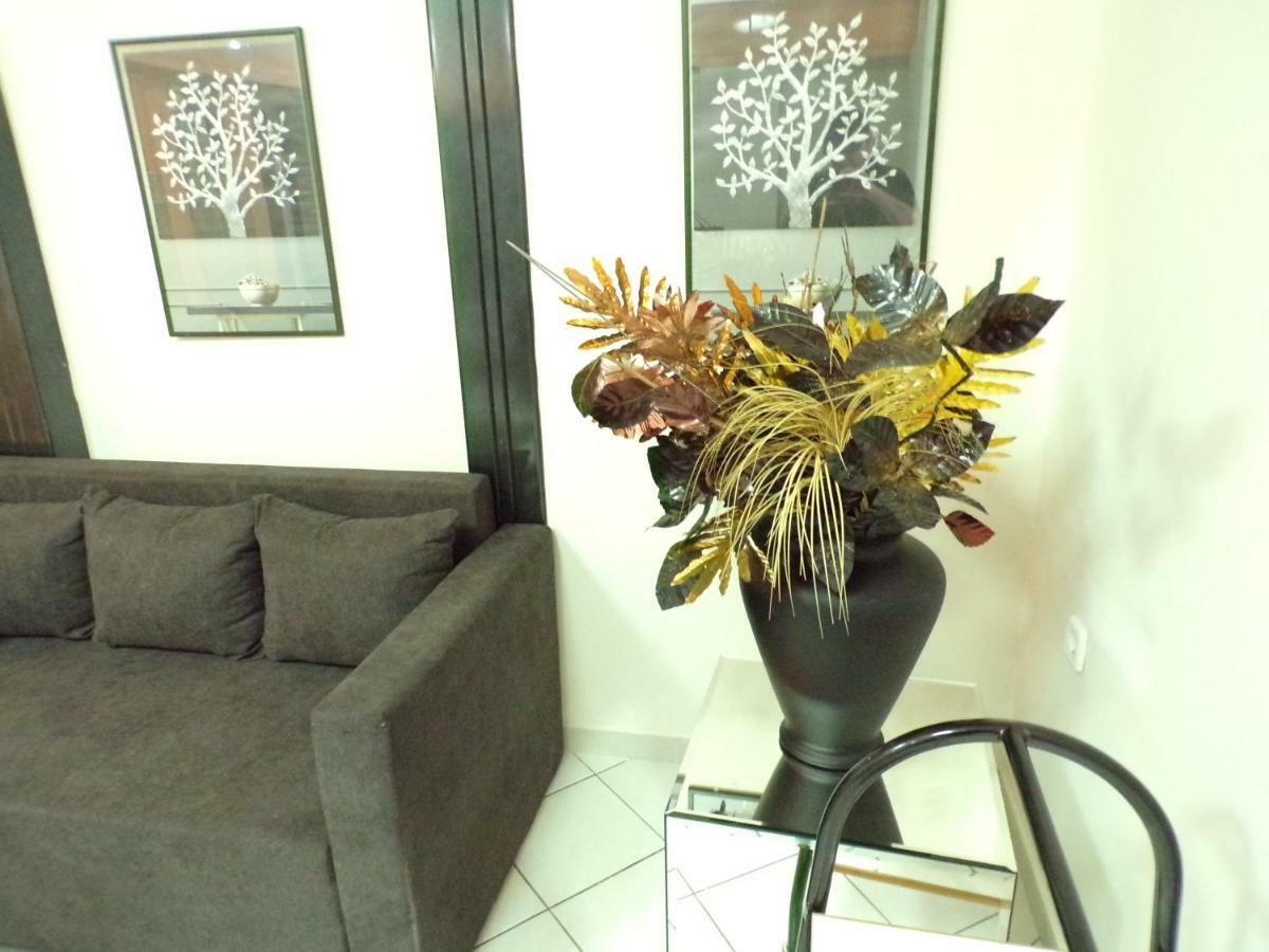 Christine'S Downtown Suites Кавала Екстер'єр фото