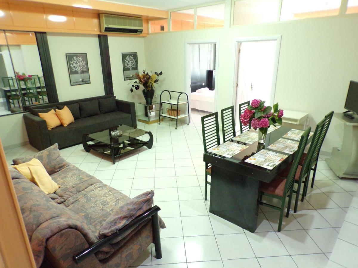 Christine'S Downtown Suites Кавала Екстер'єр фото