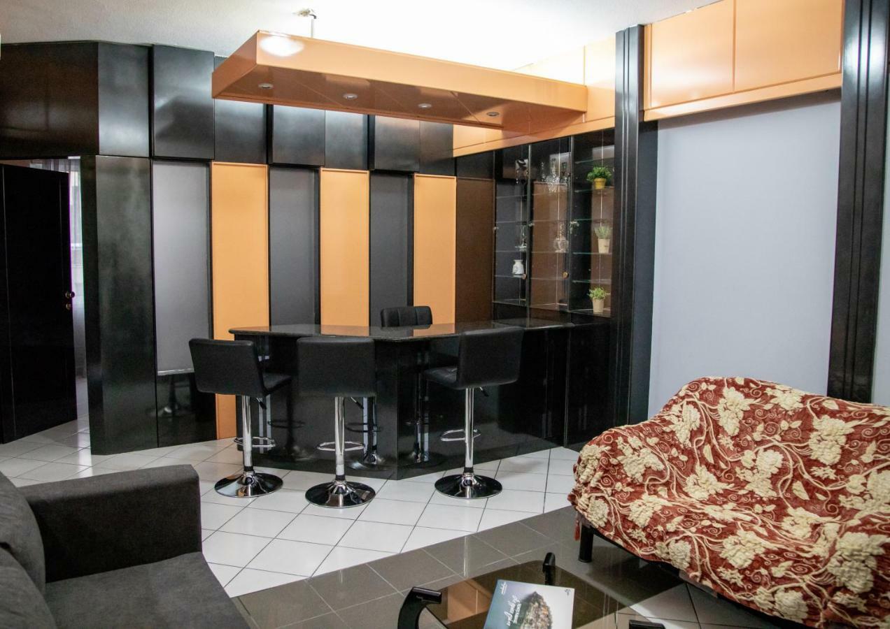 Christine'S Downtown Suites Кавала Екстер'єр фото