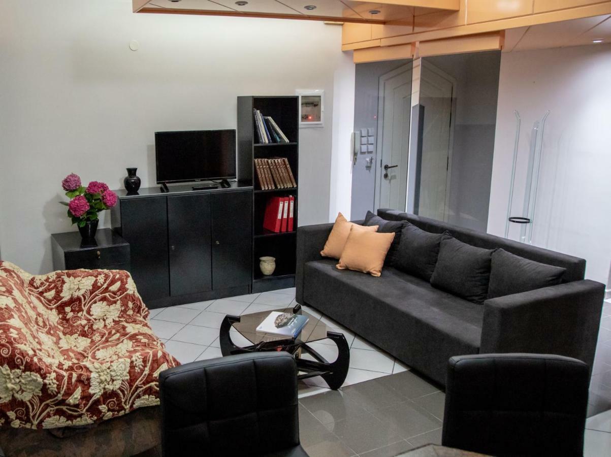 Christine'S Downtown Suites Кавала Екстер'єр фото